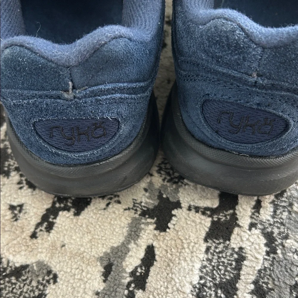 Ryka Women's walking shoes size 7, Navy blue Suede upper laces Shoes - Picture 5 of 6